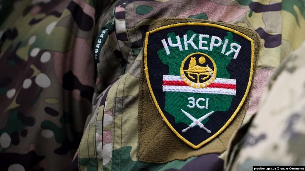 Росфинмониторинг добавил «Чеченскую Республику Ичкерию» и ее зарубежные структуры в список террористов и экстремистов после решения суда в Грозном, а ее лидеру Ахмеду Закаеву в России вменяют создание террористического сообщества и участие в боевых действиях на стороне Украины.