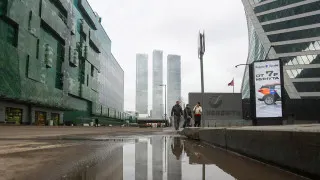 Большинство работодателей в России заморозили расширение штата до конца года на фоне охлаждения спроса, растёт доля частичной занятости, но массовых увольнений пока не ожидается.