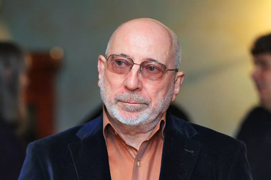 Минюст расширил список иноагентов, куда помимо режиссёра Юрия Мамина вошли режиссёр Юрий Тепляков, активистка Наталья Касимова, проекты «Слова вне себя» и «Антиимперский блок народов», а также компании «Торговые инвестиции» и «Яшма», связанные с бывшим мэром Плёса Алексеем Шевцовым.