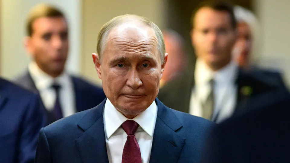 Крупный пожар и разлив нефти на туапсинском терминале привели к масштабному загрязнению Черноморского побережья и «кислотному» смогу на сотни километров, однако федеральные власти почти неделю не дают публичных оценок происходящему.