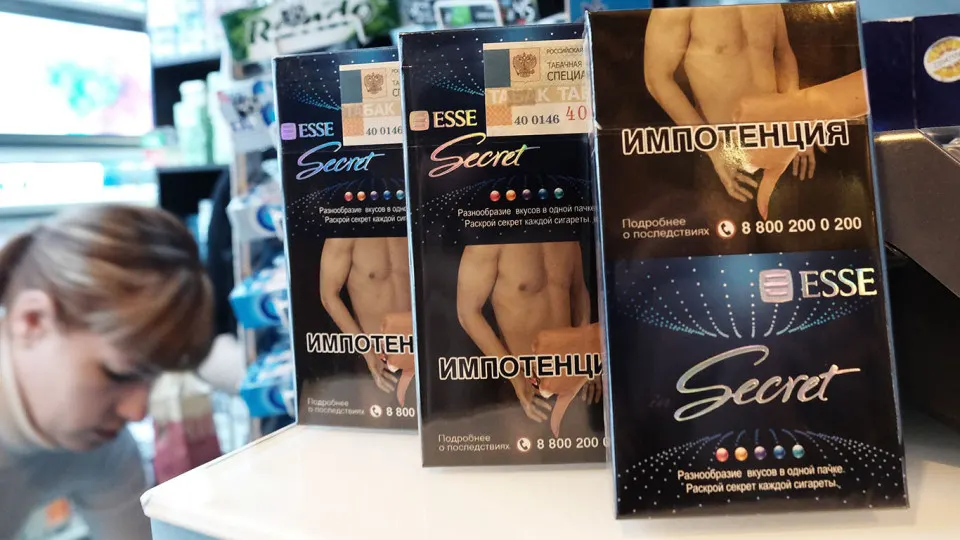 В Госдуме обсуждают возможность пожизненного запрета на курение для россиян, родившихся после 2008 года, по примеру британской реформы «поколения без курения», а также новые ограничения на вейпы и электронные сигареты.