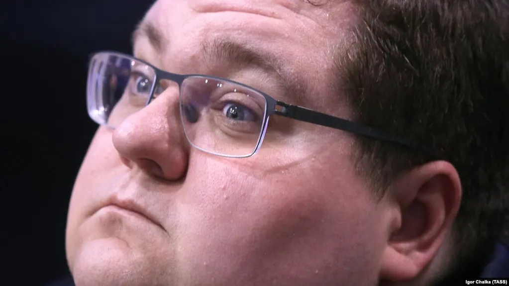 Указом президента Россию руководителем Россотрудничества стал Игорь Чайка; Евгений Примаков снят с поста. Примаков кратко отреагировал на просьбу подтвердить отставку. Организация управляет «Русскими домами» за рубежом и ранее попадала под санкции.