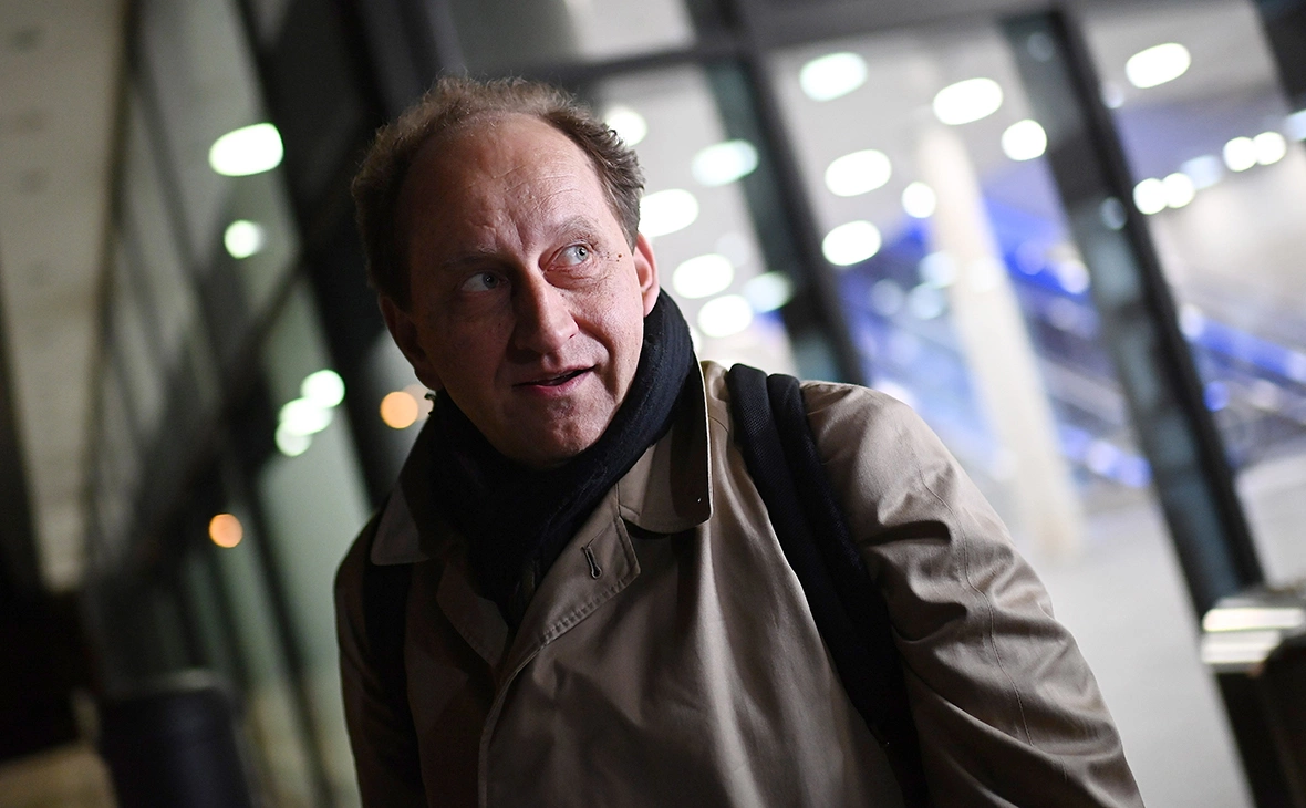 Российский МИД передал протест послу Германии после встречи депутата бундестага с лидером Чеченской Республики Ичкерия в Киеве. В Чечне ЧРИ признали террористической организацией; есть данные о попытке покушения на её лидера.