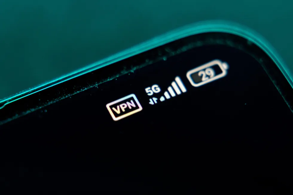 Крупное отраслевое объединение разработчиков программного обеспечения направило в правительство и администрацию президанта обращение с критикой действующей системы блокировок и ужесточения правил использования VPN. Ассоциация заявляет о сбоях в работе Рунета, рисках для IT-отрасли и предлагает создать совместный с профессиональным сообществом орган для выработки новой политики.