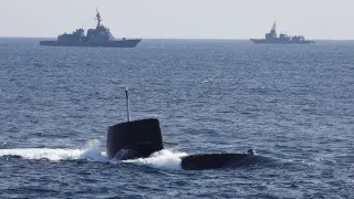 Правительство Японии сняло послевоенные ограничения на экспорт летальных вооружений, открыв путь к продаже ракет, боевых кораблей, подлодок и самолетов за рубеж, в том числе потенциально и Украине в исключительных случаях.