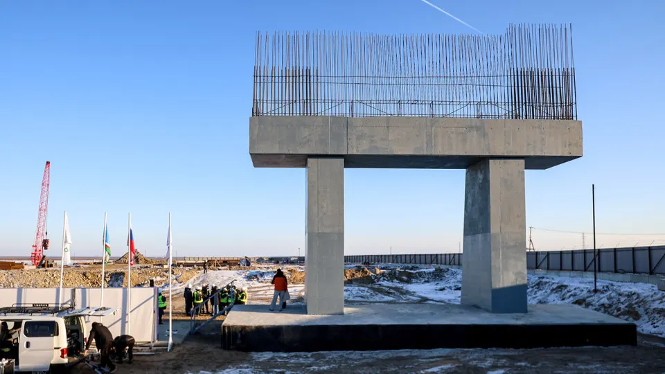 По оперативному докладу Счётной палаты, из 170 объектов капитального строительства, предусмотренных в прошлом году, в эксплуатацию ввели только 76. При этом расходы на капитальные вложения превысили план, многие проекты перенесены или получили перераспределение финансирования.