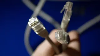 Ассоциация разработчиков отечественного софта просит власти создать специальный согласительный орган по интернет-блокировкам, предупреждая о рисках тотального контроля VPN и «белых списков» для устойчивости Рунета и работы IT-отрасли.