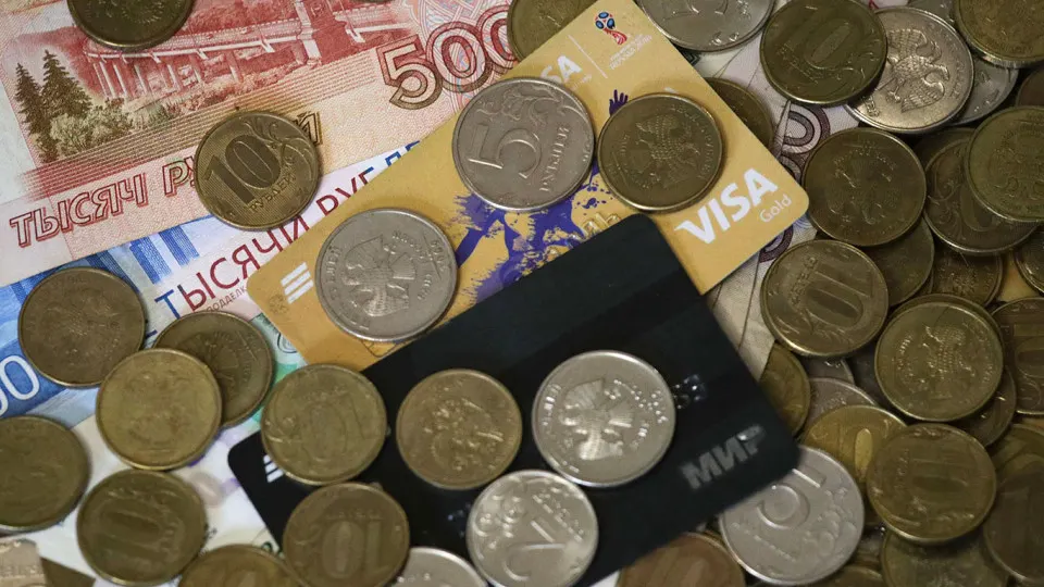 Федеральные органы планируют ввести критерии, по которым денежные переводы россиян могут расцениваться как предпринимательская деятельность и облагаться налогом. Обсуждаются «красные флаги», порядок обмена данными между ведомствами и пороги контроля.