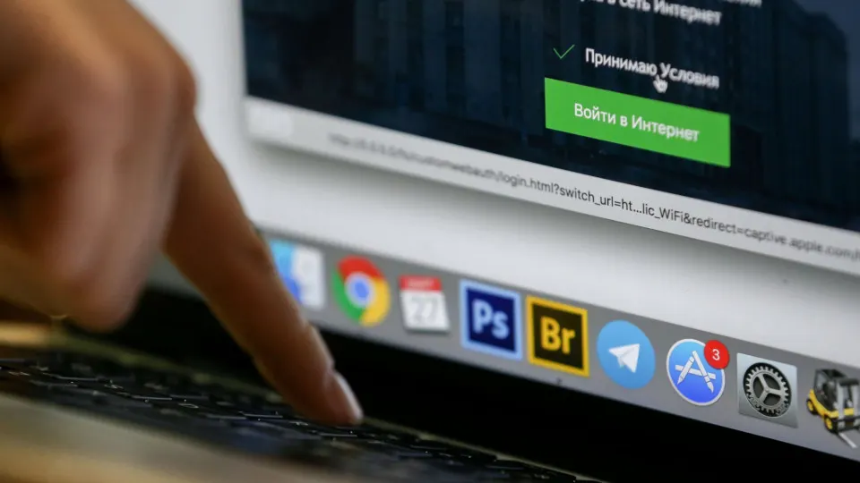 Минпросвещения утвердило концепцию исторического просвещения: на базе МПГУ сформируют экспертный совет, который будет проверять исторические материалы в интернете, книгах и кино и предотвращать «искажения» истории; ранее в Думе приняли меры по профилактике и ужесточили наказание за отрицание геноцида советского народа.