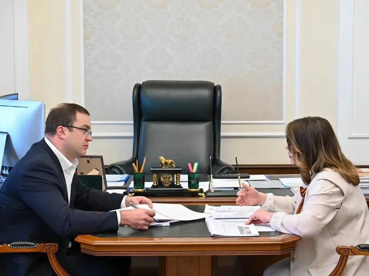Губернатор Омской области Виталий Хоценко и уполномоченный по правам ребёнка Елизавета Стёпкина подвели итоги года, наметили планы по развитию социальных программ и обсудили меры поддержки, включая помощь детям участников специальной военной операции.