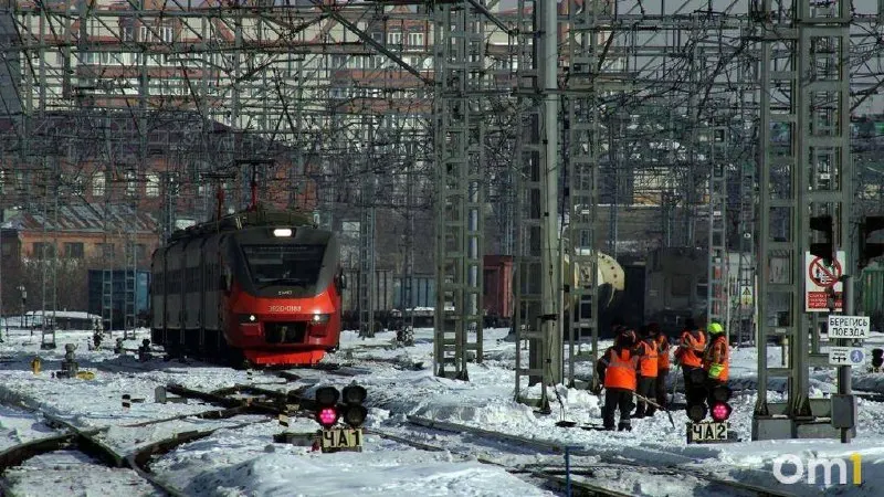 Всероссийский «Театральный поезд» приедет в Омск 10–11 июня: в программе мастер‑классы, детские и взрослые спектакли от театров Томска и Новосибирска, выставка на вокзале и гала‑закрытие на перроне.