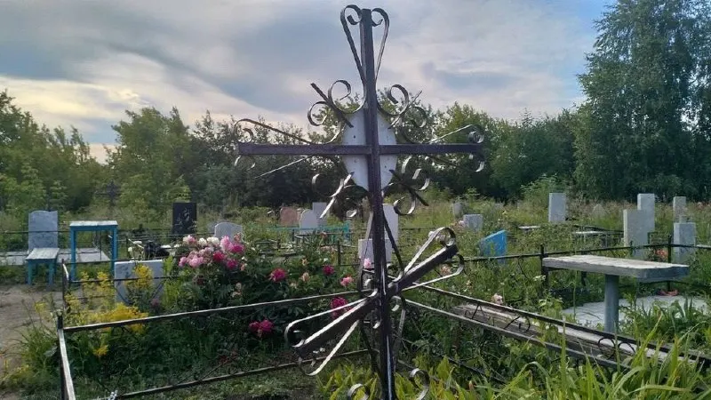 Документ о повышении цен на услуги по захоронению опубликован на сайте администрации; рост составит от 150 до 2 910 рублей, наиболее заметное подорожание — ручная копка родственных могил.