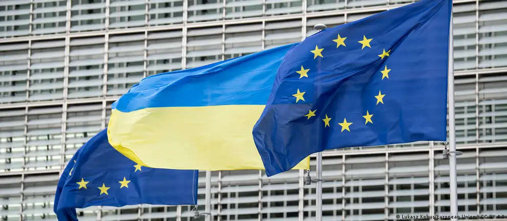 Евросоюз намерен 12 мая утвердить новые ограничения против лиц и структур, причастных к депортации и принудительному перемещению украинских детей. В Брюсселе говорят о более чем 20 тысячах вывезенных детей и координации с международными партнёрами.