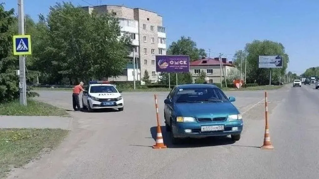 В Калачинске 57-летний водитель Toyota сбил двух девушек — 21 и 15 лет — на нерегулируемом пешеходном переходе у дома №19 по улице Ленина. Пострадавших доставили в больницу, обстоятельства ДТП выясняют в ходе проверки.