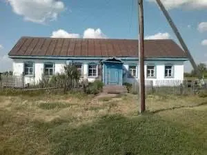 Местные жители сообщают о закрытии ряда отделений в ЦРБ и нехватке кадров и лекарств. В минздраве утверждают, что речь лишь о временной приостановке работы инфекционного отделения на время отпуска заведующей и что ищут специалиста.