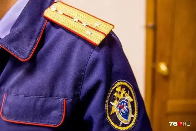 Бывший следователь УМВД обвинён в хищении и продаже чужих банковских карт, а глава Знаменского сельского поселения попал в список за нарушение закона об антикоррупции.