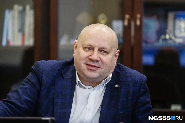 Диссертационный совет признал, что в работе мэра обнаружены заимствования из чужих исследований; по итогам голосования его лишили учёного звания.