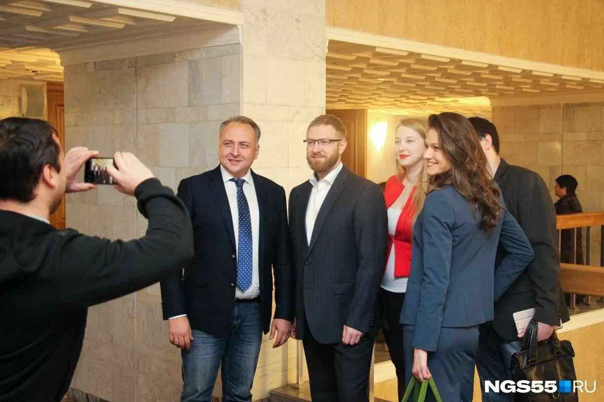 Петроградский районный суд приостановил дело о растрате и разрешил обвиняемому уехать на СВО. Ранее он руководил «12 каналом» и работал в Омске.