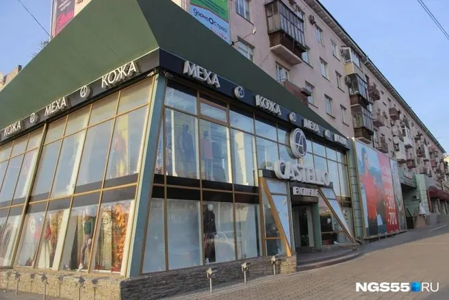 На месте закрывшегося шоурума появится клиника с элементами косметологии — площадь помещения около 800 кв. м, владелец обещает решить вопрос с парковкой у здания.