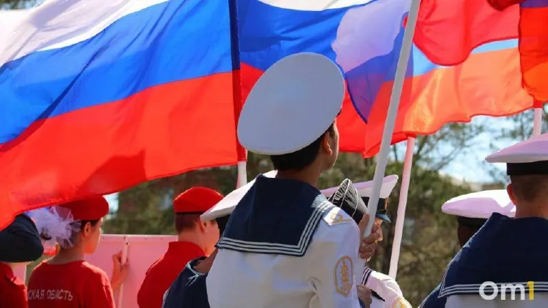 Длинные выходные в Омске запланированы с 12 по 14 июня в честь Дня России; 11 июня рабочий день будет сокращён на час.