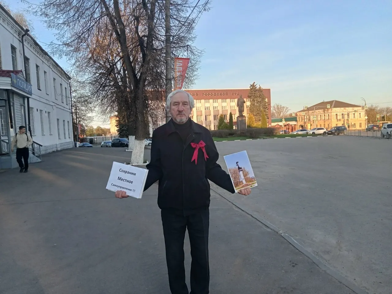 Суд признал Юрия Саенко виновным по части 2 статьи 20.2 КоАП за одиночный пикет 1 мая. Меру наказания не сообщили. Ранее активиста штрафовали за видеообращение против ввоза мусора.