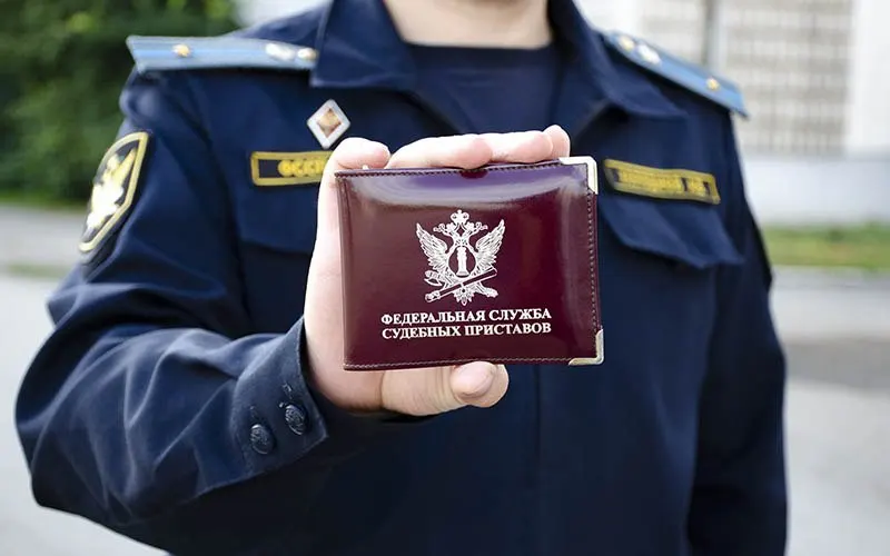 Семью из Омска выселяют после продажи квартиры на торгах из‑за задолженности в 20 тысяч рублей. Уполномоченная по правам человека обратилась в прокуратуру, чтобы взять ситуацию под контроль.