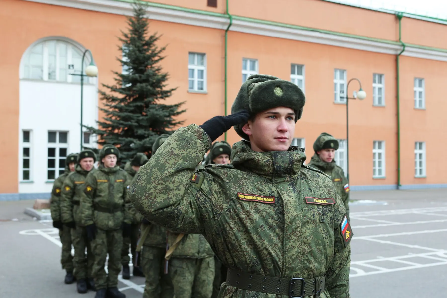 Проект приказа Генпрокуратуры расширяет надзор за воинским учётом: проверки военкоматов, органов власти, работодателей, МВД и ФСИН, контроль за выдачей броней и передачей данных в государственные базы.