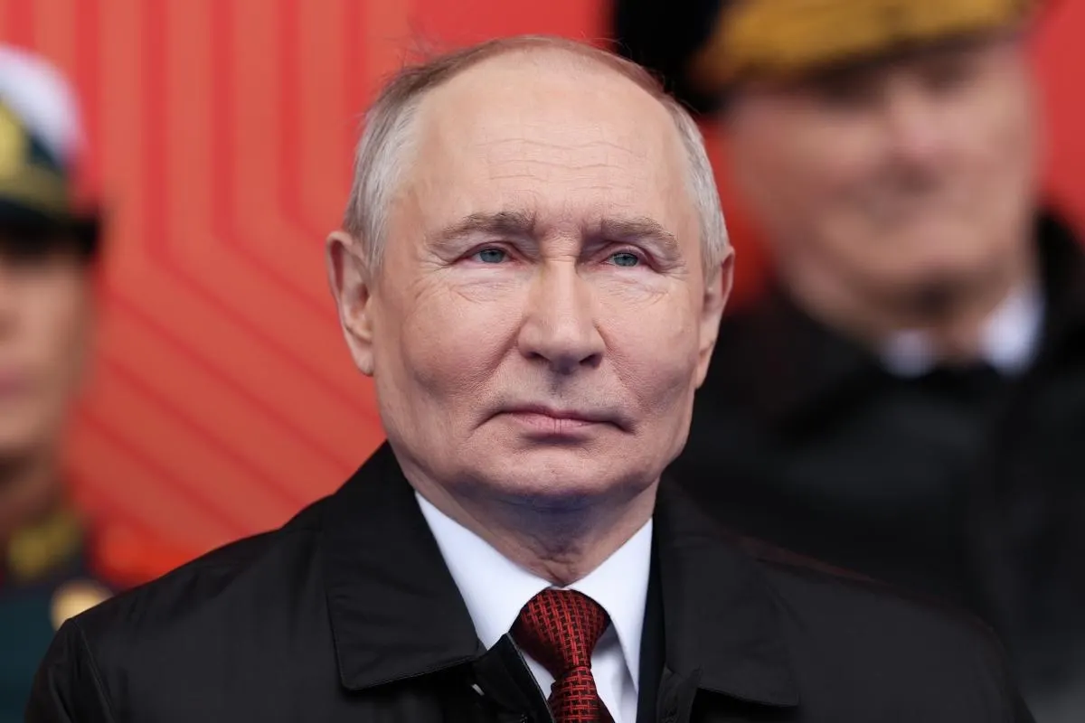 Документ даёт возможность совершеннолетним жителям Приднестровья и лицам без гражданства обратиться за российским гражданством через диппредставительства и консульства; для детей и недееспособных предусмотрены отдельные правила.