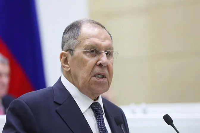 Глава МИД России заявил, что Еревану предстоит выбор между ЕАЭС и ЕС, который нужно решать быстро — от этого зависят тарифы и фитосанитарные правила.