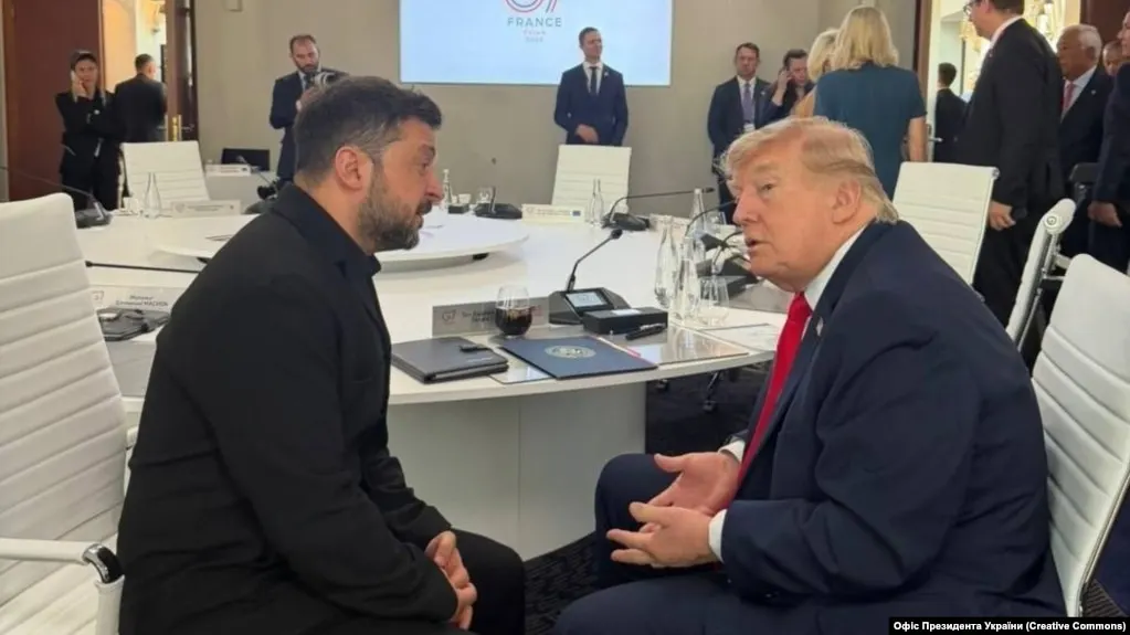На саммите G7 в Эвиане лидеры согласились на дальнейшее давление на Москву: обсуждались возможные новые санкции в энергетике и банковском секторе, а также поставки ПВО для Украины. Официальных решений пока не объявлено.