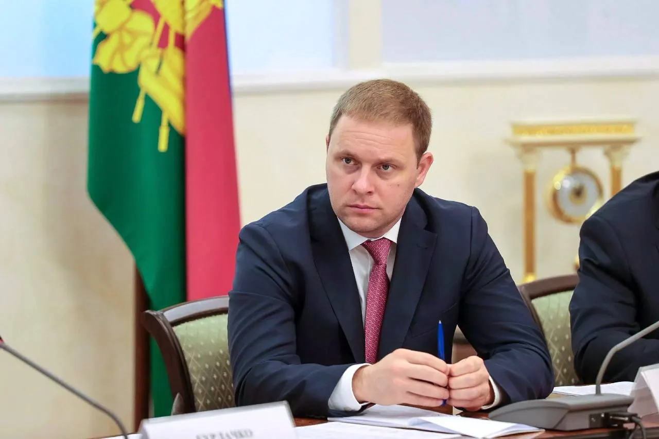 Швец с более чем десятилетним опытом в публичном управлении и пятилетним сроком на посту мэра Анапы возглавил государственную корпорацию, отвечающую за развитие туризма в России.