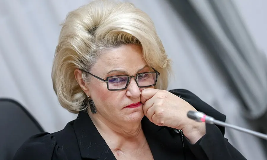Нина Останина призвала Роскомнадзор и Минцифры ограничить время пребывания детей в виртуальном пространстве и применить к игровым сервисам меры, похожие на «замедление» мессенджеров.