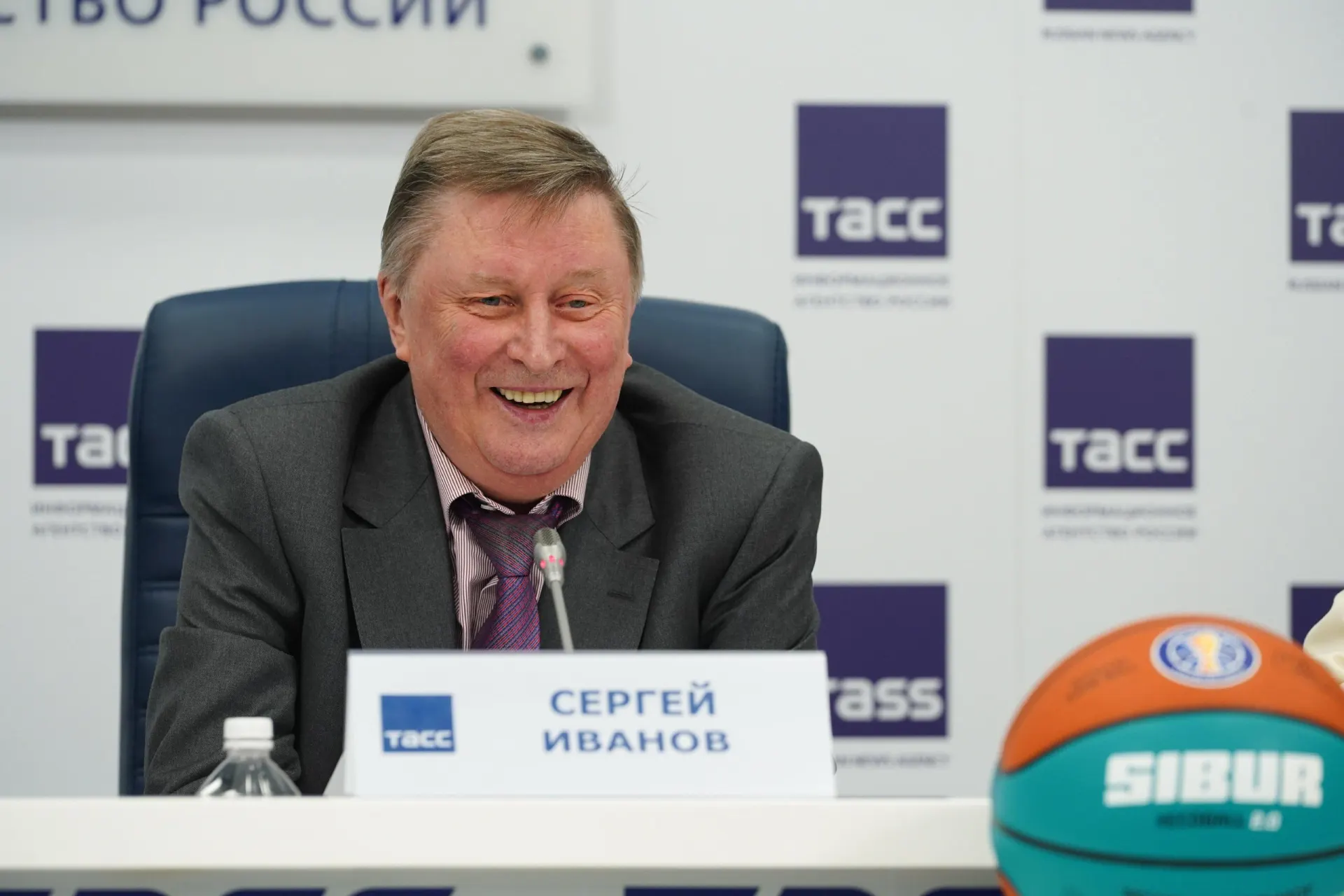 Бывший министр обороны скончался в 73 года. Близкий друг подтвердил, что они общались всего три дня назад и рассказал о последней встрече.