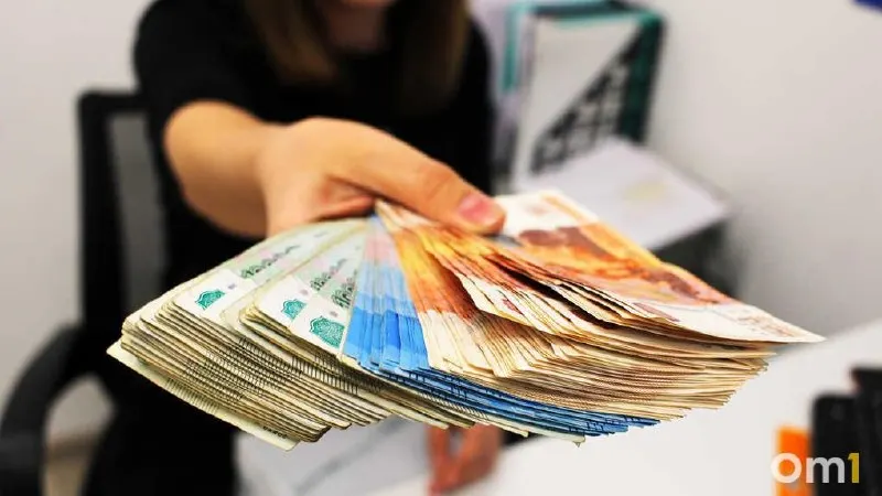 В Омской области размещено более 40 объявлений с оплатой порядка 150 тысяч рублей — основной спрос наблюдается в оборонной и строительной сферах.