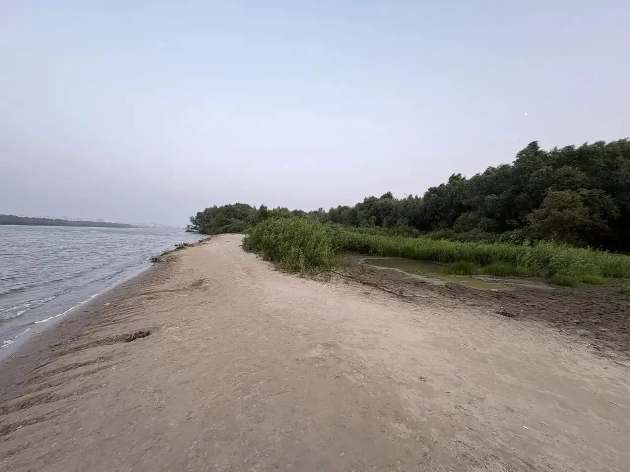 Вечером ребёнок нырнул в реку без присмотра и не вынырнул. По факту трагедии возбуждено уголовное дело, прокуратура проводит проверку.
