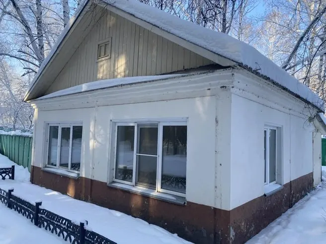 В посёлке Ключи продали комплекс «Лесная поляна» — 15 зданий перешли в частную собственность после торгов через ГИС Торги.