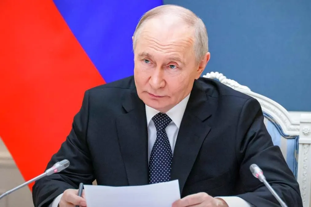 Указ, дополняющий режим исполнения обязательств перед иностранными кредиторами из «недружественных» стран, теперь охватывает банковские вклады. Документ вступил в силу 1 июня 2026 года.