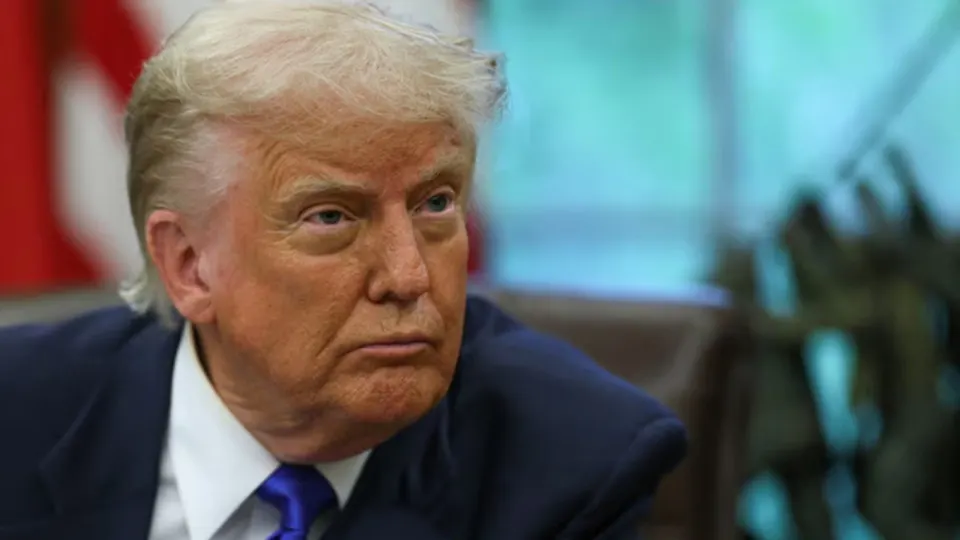 На саммите G7 Дональд Трамп пообещал усилить помощь Украине при условии участия европейских партнёров в разминировании Ормузского пролива. Лидеры договорились ужесточить санкции против нефтегазового сектора России и нарастить поставки ПВО и дальнобойного вооружения.