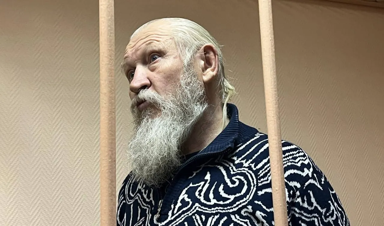 В обновлённый реестр внесён бывший депутат Государственной думы Михаил Александрович Глущенко, ранее осуждённый за соучастие в убийстве Галины Старовойтовой.