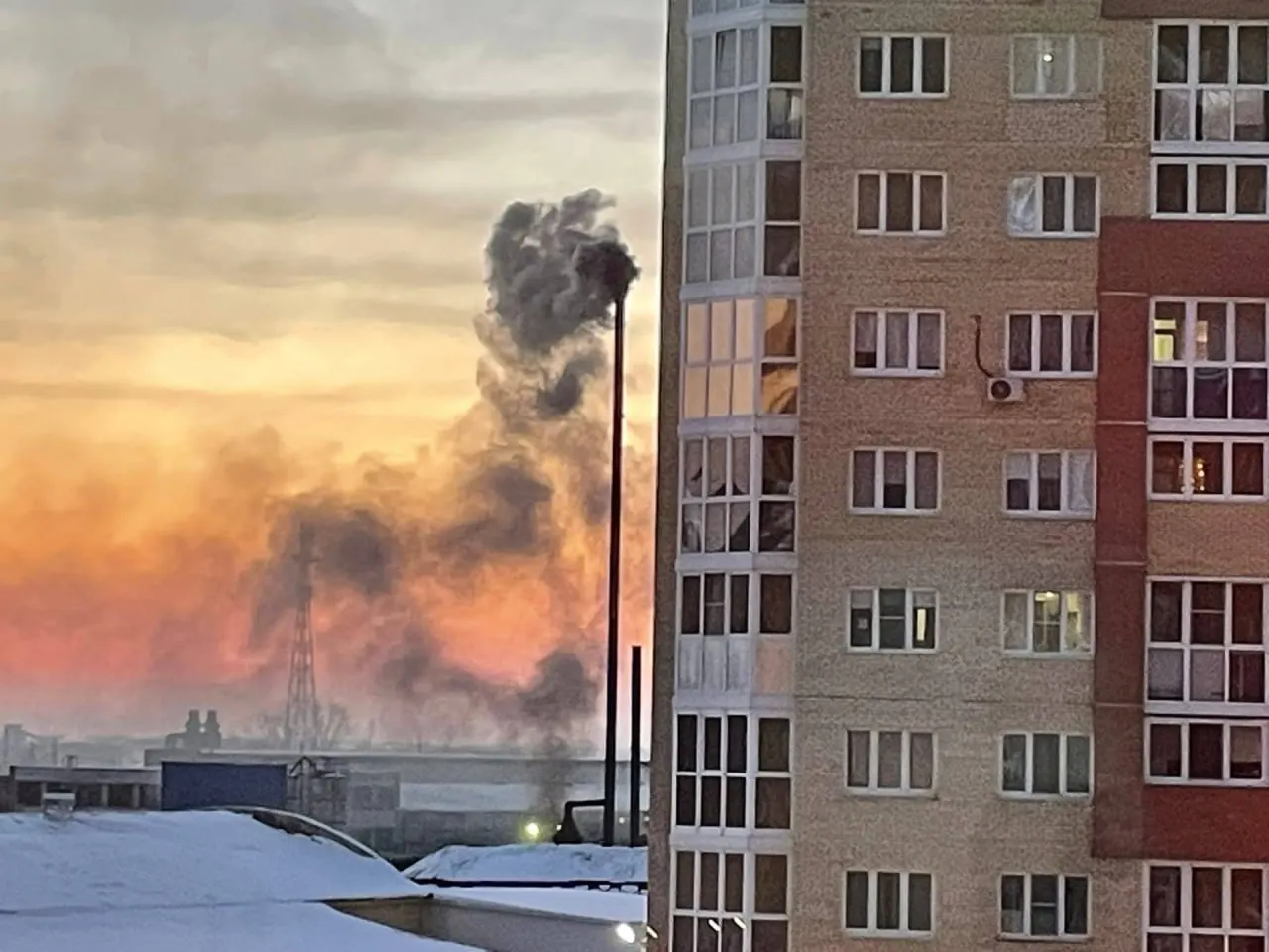 Неблагоприятные метеоусловия в ночь и утро 13 июля приведут к накоплению загрязняющих веществ у поверхности. К дневным часам 13 июля и в последующие 14–15 июля ожидается улучшение ситуации.