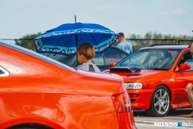 В 2025 году повышенный коэффициент применили к 221 автомобилю стоимостью свыше 10 млн руб. — на 28% больше, чем в прошлом году. Общая сумма начислений составила 21,4 млн руб.; максимальные платежи — около 194,6 тыс. и 171,45 тыс. руб.