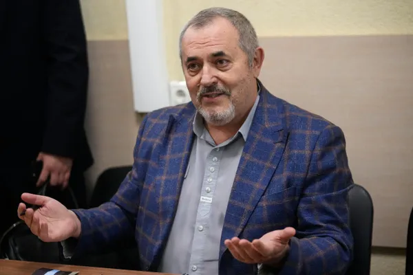 По всей стране как минимум 21 политик столкнулся с обвинениями в демонстрации экстремистской или нацистской символики, что лишает их права участвовать в выборах. Большинство дел связано с публикациями, связанными с Алексеем Навальным.