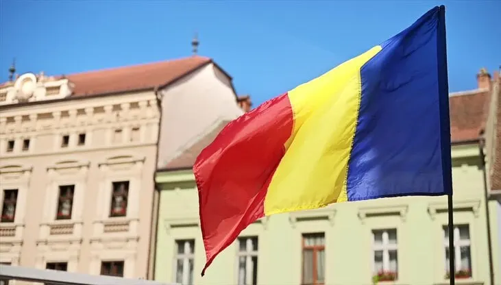 Бухарест объявил одного из российских дипломатов персоной нон грата и предъявил ему обломки одного из сбитых беспилотников; румынского посла в Москве отозвали на консультации.