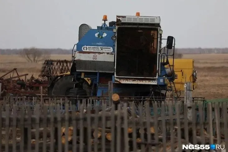 Арбитражный суд Омской области по иску Банка России потребовал от ЗАО «Ермоловское» в течение 90 дней организовать ежегодное собрание акционеров. Предприятие фактически перестало работать: выручка — 0 рублей, в штате — трое сотрудников.
