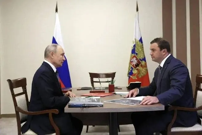 Губернатор Омской области Виталий Хоценко обратился к президенту с просьбой поддержать проект достройки омского метрополитена и преобразования его в метротрамвай. По словам главы региона, объект готов примерно на 35%.
