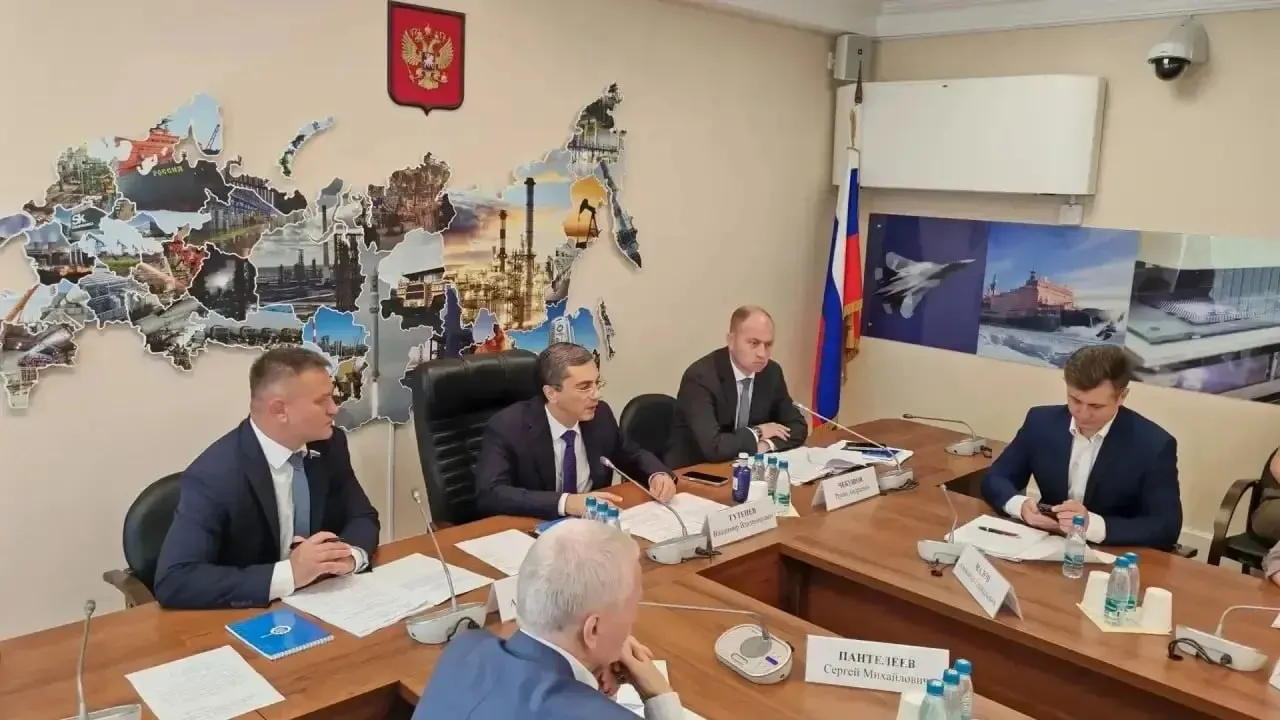 Депутат Госдумы Александр Дроздов подготовил законопроект, который даст Минпромторгу и Минсельхозу доступ к данным ФНС о формировании цен и позволит быстро выявлять причины резкого подорожания товаров.