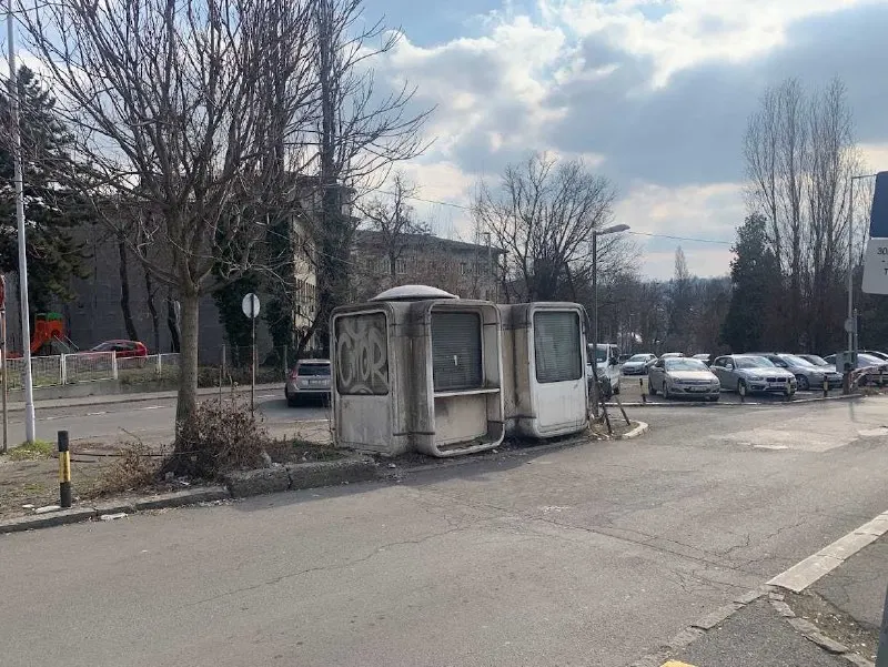 Городские власти опубликовали проект регламентации размещения торговых павильонов на частной территории, устанавливающий условия подачи заявок, требования к внешнему виду и расположению киосков, а также сроки регистрации.