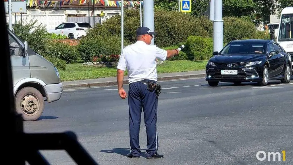 ГИБДД задержала водителя на улице Мельничной: мопед Honda был остановлен, у водителя обнаружили признаки опьянения, он отказался от медосвидетельствования; суд вынес 10 суток ареста.