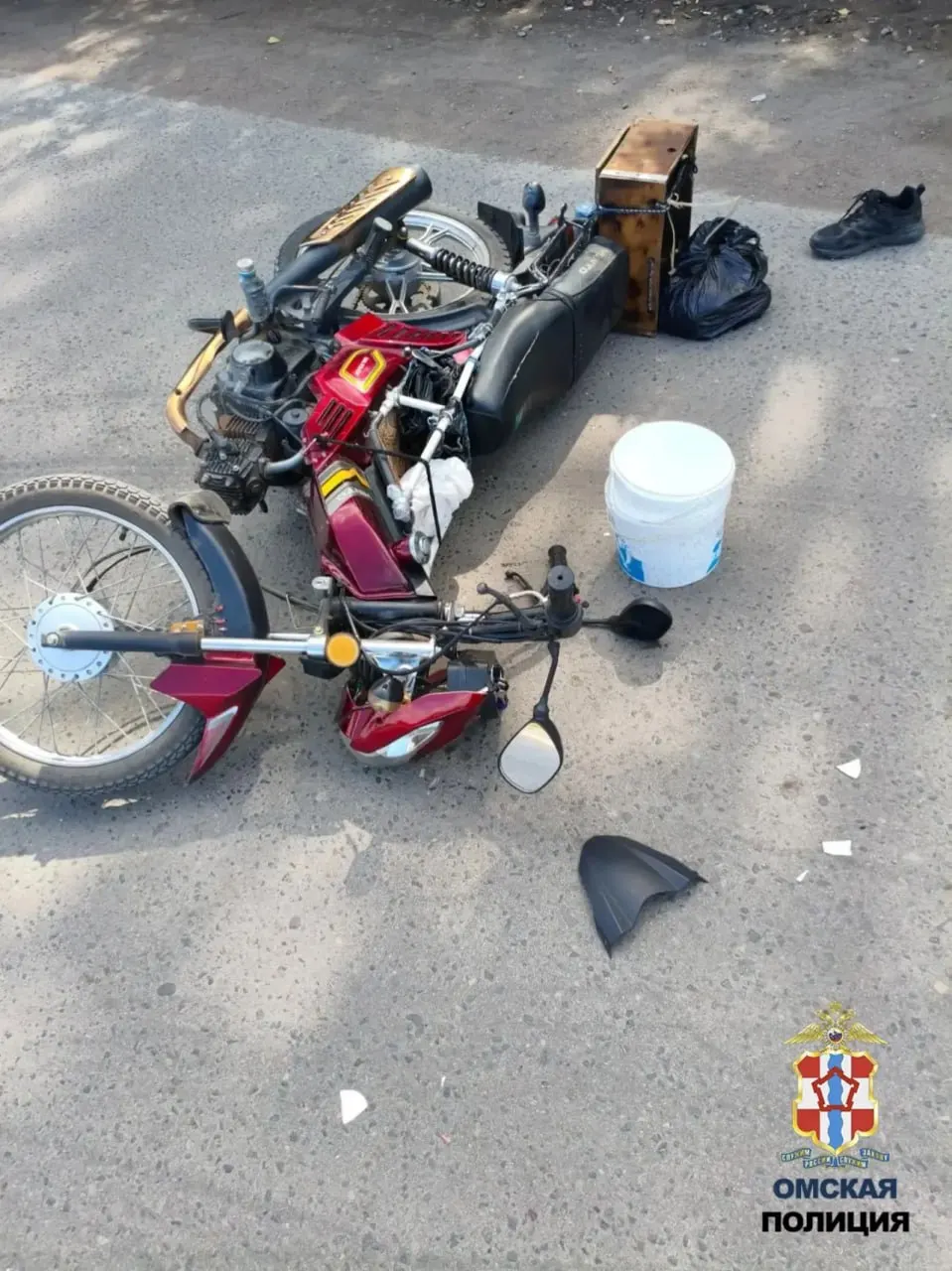 В городе Калачинске Омской области произошло дорожно-транспортное столкновение между пассажирским автобусом и мопедом. Пострадал водитель мопеда; пассажиров в автобусе из числа обратившихся за медицинской помощью не зафиксировано.