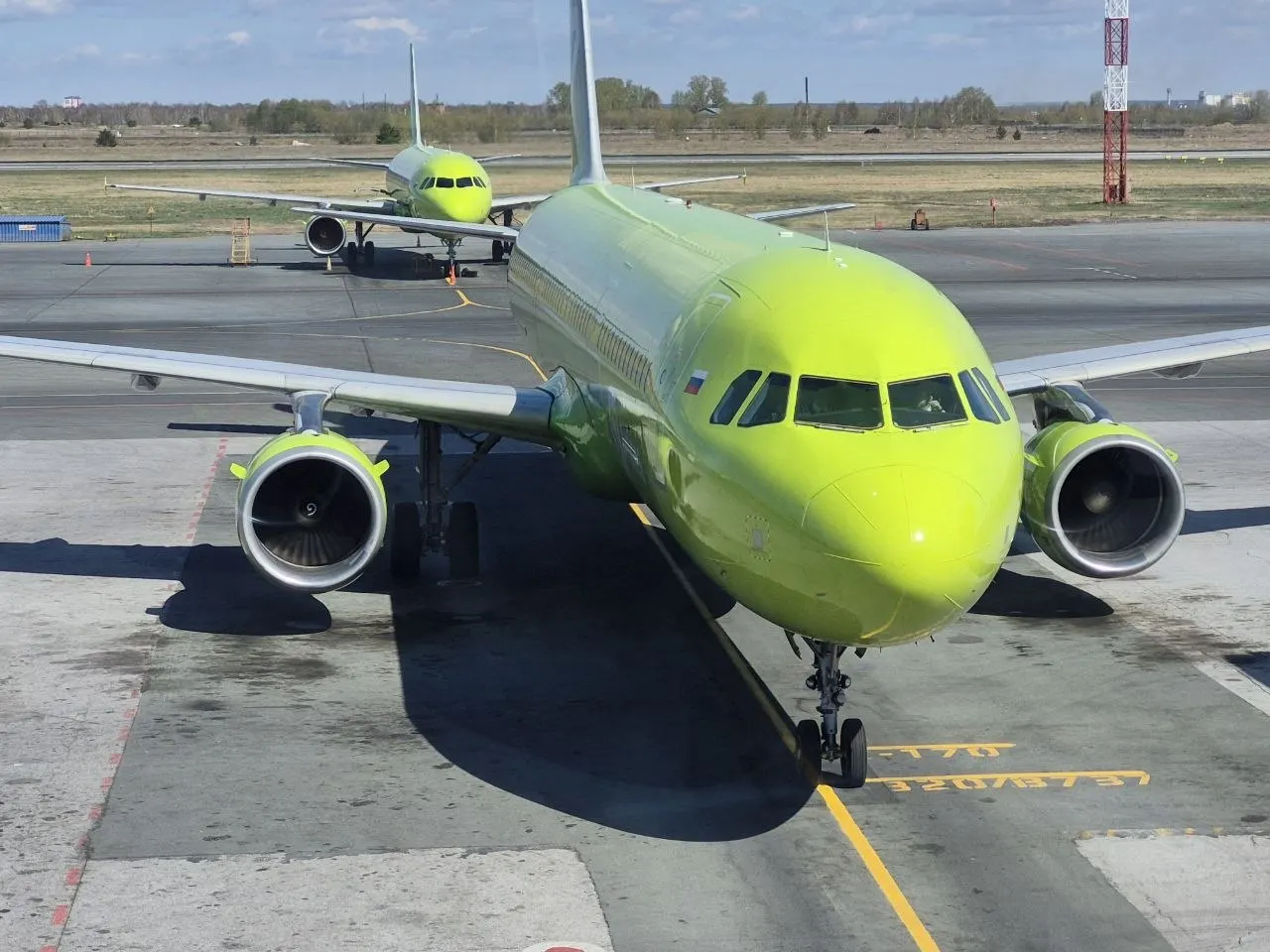 Авиакомпания Vietjet Qazaqstan вновь отложила сроки прямых рейсов между Омском и Астаной: полеты отменены как минимум до 15 августа; пассажирам обещан полный возврат стоимости билетов без штрафов.